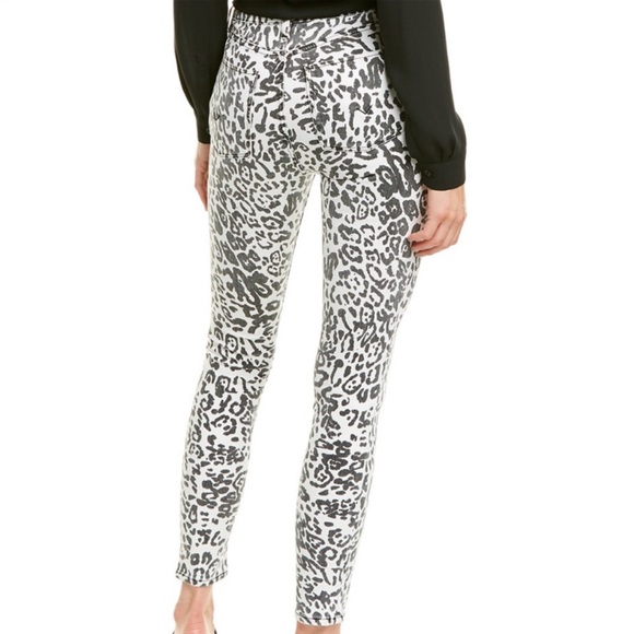 Hudson Barbara High Skinny Jeans In Washed Leopard
$98 $225 Size: 26 - Picture 3 of 5